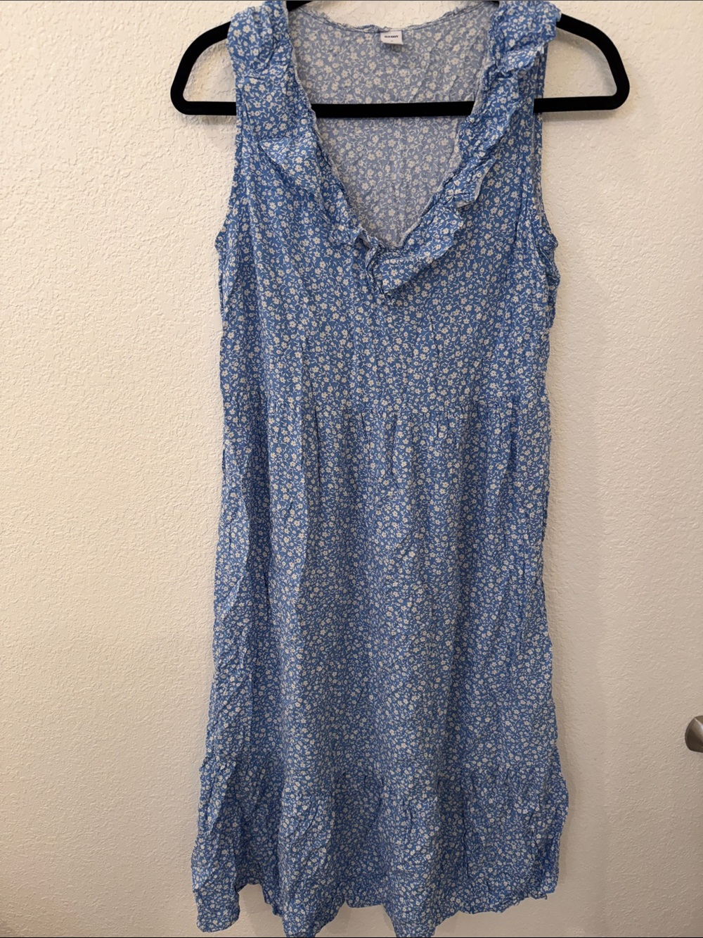 Old Navy Blue Floral Ruffled V-Neck Midi Dress